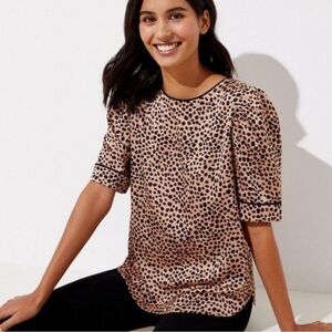 3/$15 Loft - Women's Leopard Print Short Puff Sleeve Blouse Size Small